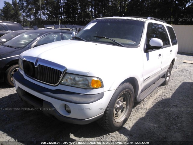 5LMPU28L2WLJ18564 - 1998 LINCOLN NAVIGATOR Blanc photo 2