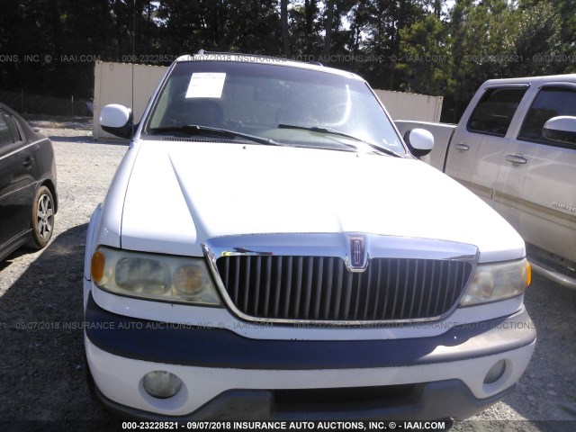 5LMPU28L2WLJ18564 - 1998 LINCOLN NAVIGATOR Blanc photo 6