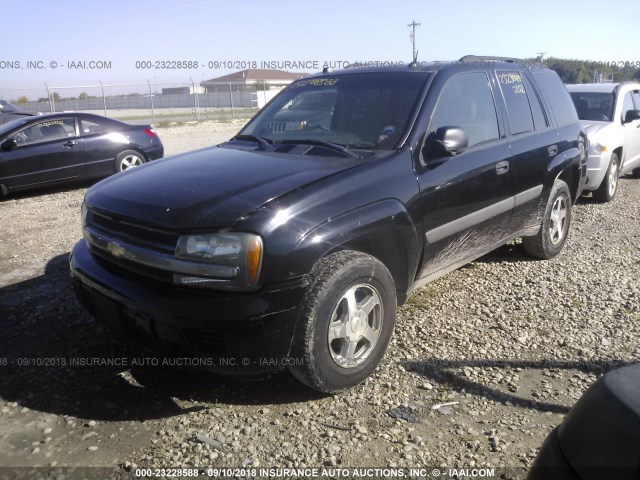 1GNDT13S752379657 - 2005 CHEVROLET TRAILBLAZER LS/LT BLACK photo 2