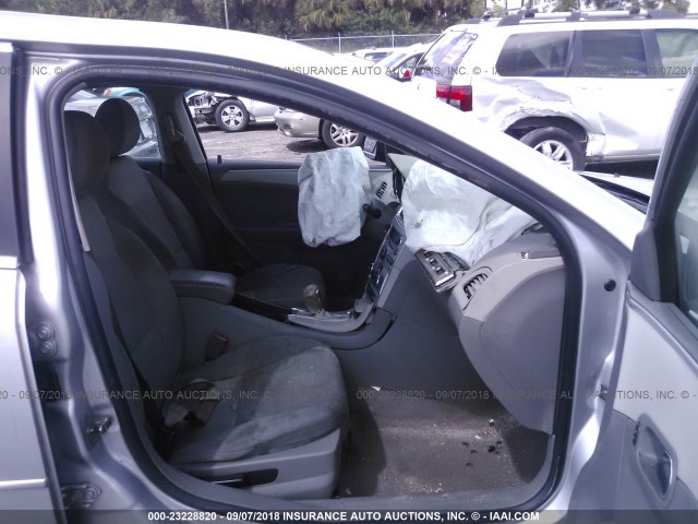 1G1ZA5EU8BF109831 - 2011 CHEVROLET MALIBU LS ვერცხლისფერი ფოტო 5