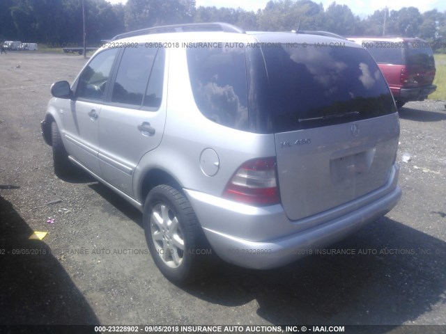 4JGAB72E3YA146023 - 2000 MERCEDES-BENZ ML 430 SILVER photo 3