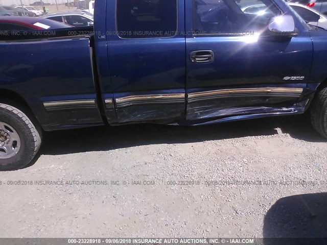 2GCEC19V221228137 - 2002 CHEVROLET SILVERADO C1500 BLUE photo 6