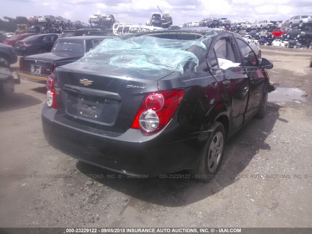 1G1JA5SH9G4128752 - 2016 CHEVROLET SONIC LS 灰色 照片 4