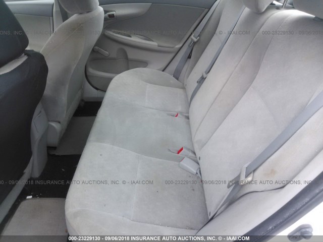 JTDBL40EX99020199 - 2009 TOYOTA COROLLA LE/XLE WHITE photo 8