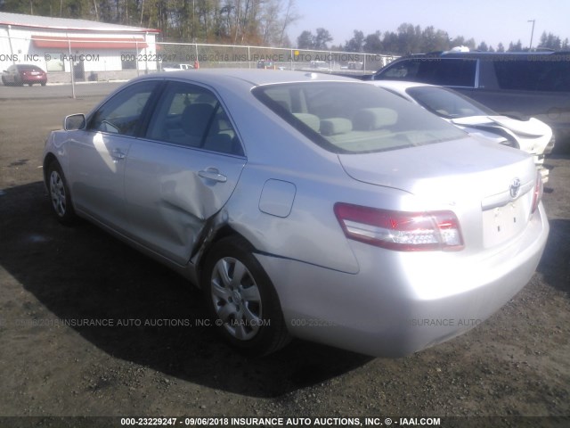 4T4BF3EK7BR195319 - 2011 TOYOTA CAMRY SE/LE/XLE 银色 照片 3
