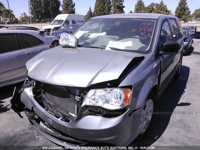 2C4RDGBG6FR738558 - 2015 DODGE GRAND CARAVAN SE SILVER photo 2