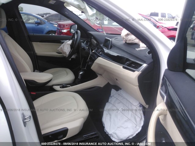 WBXHU7C38H5H38655 - 2017 BMW X1 SDRIVE28I WHITE photo 5