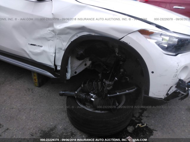 WBXHU7C38H5H38655 - 2017 BMW X1 SDRIVE28I WHITE photo 6
