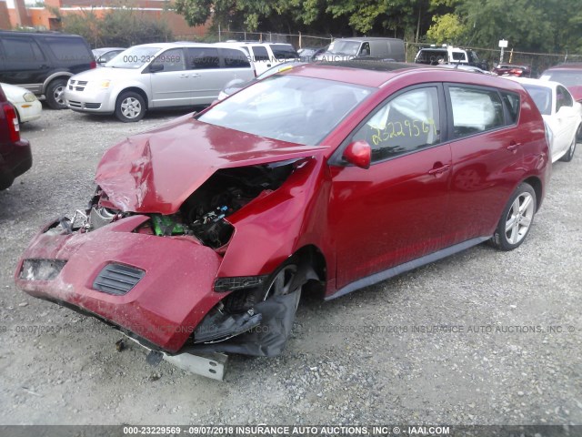 5Y2SP6E01AZ402669 - 2010 PONTIAC VIBE RED photo 2