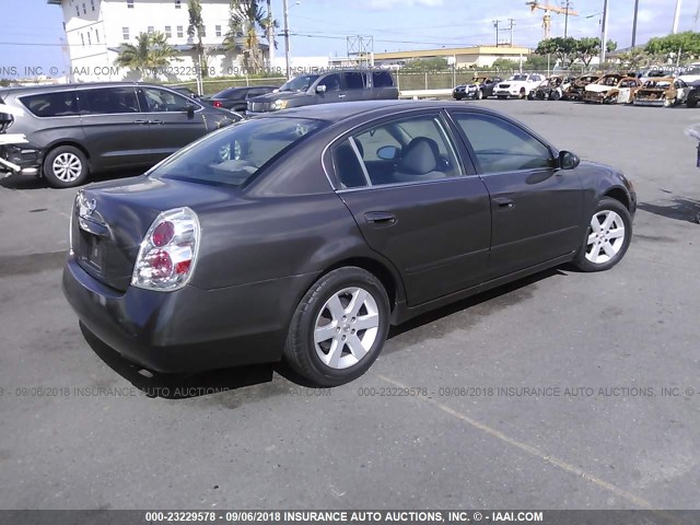 1N4AL11D05C396798 - 2005 NISSAN ALTIMA S/SL GRAY photo 4