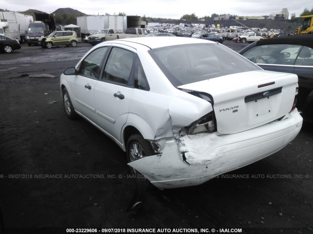 1FAHP34N87W234695 - 2007 FORD FOCUS ZX4/S/SE/SES 白色 照片 3
