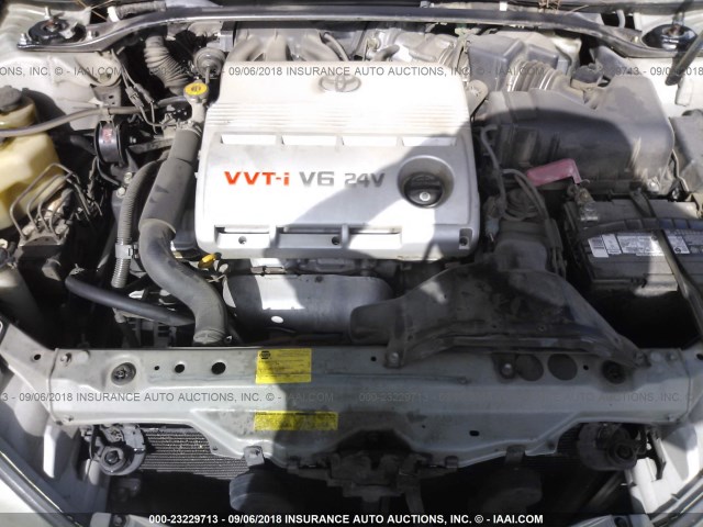 JTDBF30K640152011 - 2004 TOYOTA CAMRY LE/XLE SILVER photo 10