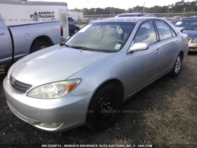 JTDBF30K640152011 - 2004 TOYOTA CAMRY LE/XLE SILVER photo 2