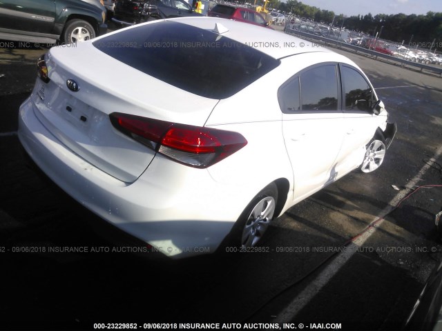 3KPFL4A77HE108896 - 2017 KIA FORTE LX/S WHITE photo 4