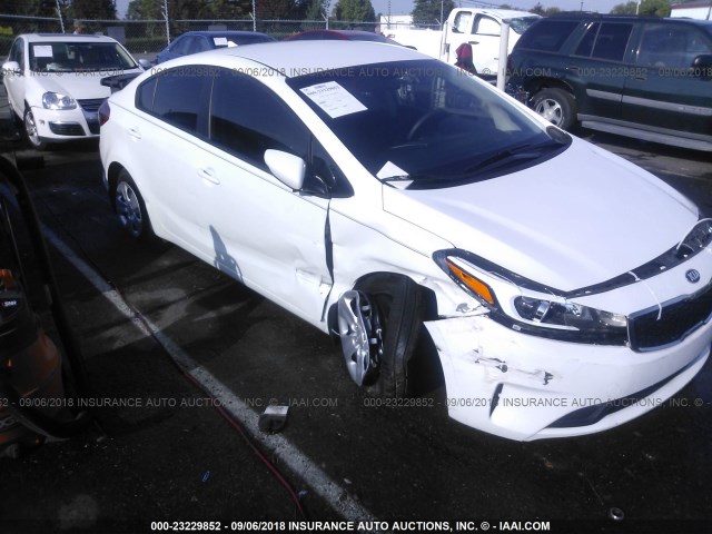 3KPFL4A77HE108896 - 2017 KIA FORTE LX/S WHITE photo 6