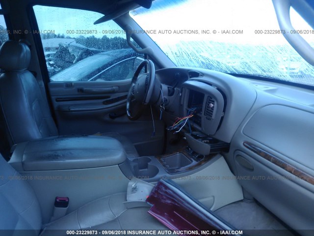 5LMRU27A8YLJ11727 - 2000 LINCOLN NAVIGATOR Rot Foto 5