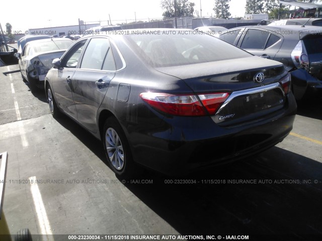 4T4BF1FK0FR447453 - 2015 TOYOTA CAMRY LE/XLE/SE/XSE 蓝色 照片 3