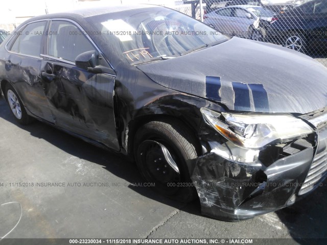 4T4BF1FK0FR447453 - 2015 TOYOTA CAMRY LE/XLE/SE/XSE 蓝色 照片 6