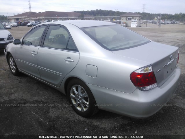 4T1BF30K45U089867 - 2005 TOYOTA CAMRY LE/XLE/SE Gümüş foto 3