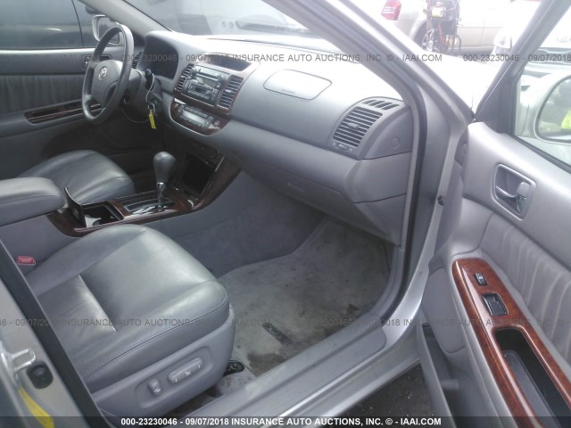 4T1BF30K45U089867 - 2005 TOYOTA CAMRY LE/XLE/SE Gümüş foto 5
