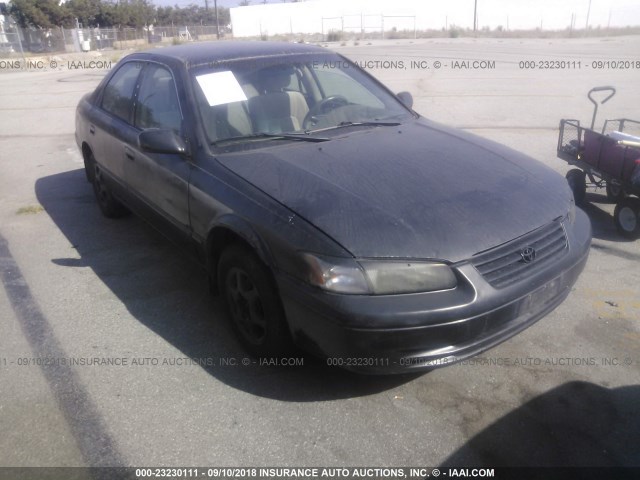 4T1BG22K9WU327735 - 1998 TOYOTA CAMRY CE/LE/XLE 黑色 照片 1