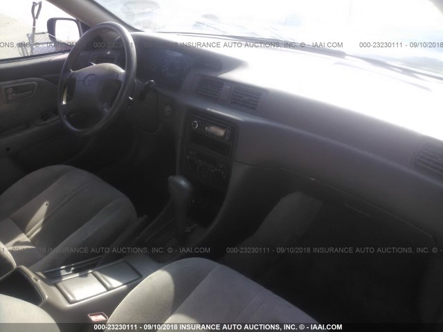 4T1BG22K9WU327735 - 1998 TOYOTA CAMRY CE/LE/XLE 黑色 照片 5