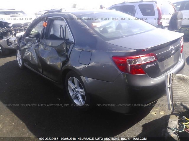 4T1BF1FKXEU867889 - 2014 TOYOTA CAMRY L/SE/LE/XLE Boz foto 3