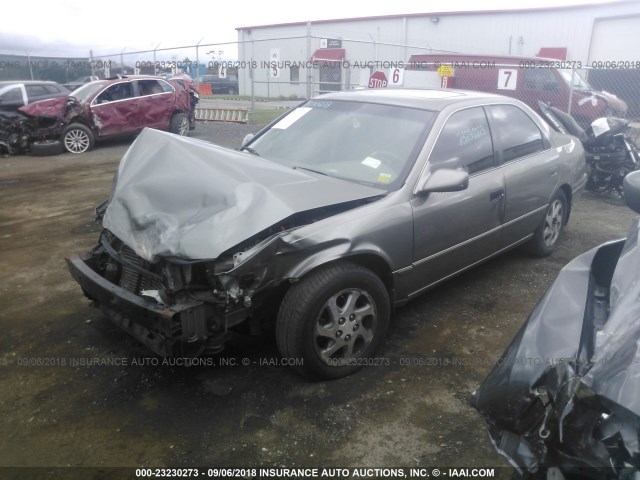 4T1BF22K2VU038956 - 1997 TOYOTA CAMRY CE/LE/XLE 灰色 照片 2