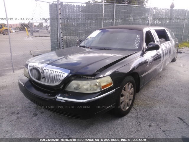 1L1FM81W43Y641543 - 2003 LINCOLN TOWN CAR EXECUTIVE BLACK photo 2