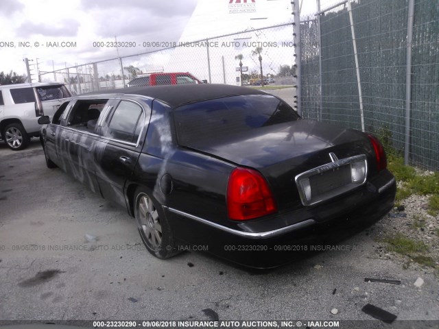 1L1FM81W43Y641543 - 2003 LINCOLN TOWN CAR EXECUTIVE BLACK photo 3