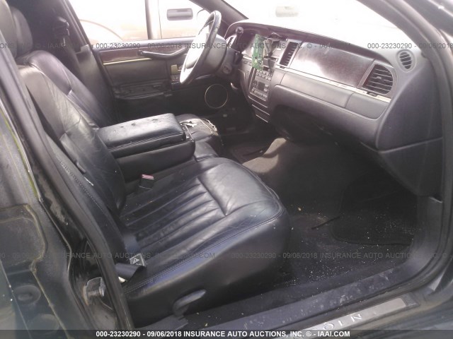 1L1FM81W43Y641543 - 2003 LINCOLN TOWN CAR EXECUTIVE BLACK photo 5