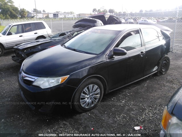 4T1BF1FK1CU018795 - 2012 TOYOTA CAMRY SE/LE/XLE BLACK photo 2