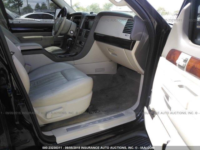5LMEU88H04ZJ31670 - 2004 LINCOLN AVIATOR 黑色 照片 5