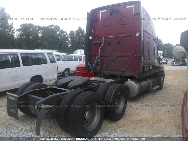 1FUJGLDR5CLBK4760 - 2012 FREIGHTLINER CASCADIA 125  WHITE photo 4