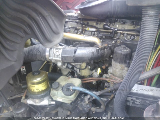 1FUJGLDR5CLBK4760 - 2012 FREIGHTLINER CASCADIA 125  WHITE photo 9