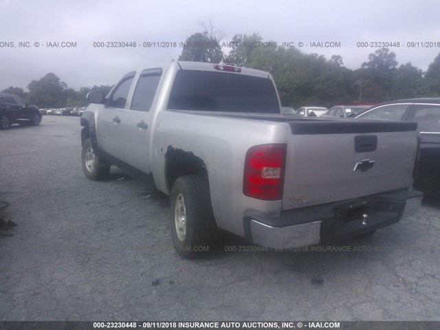 2GCEK13C771693000 - 2007 CHEVROLET SILVERADO K1500 CREW CAB SILVER photo 3