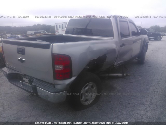 2GCEK13C771693000 - 2007 CHEVROLET SILVERADO K1500 CREW CAB SILVER photo 4