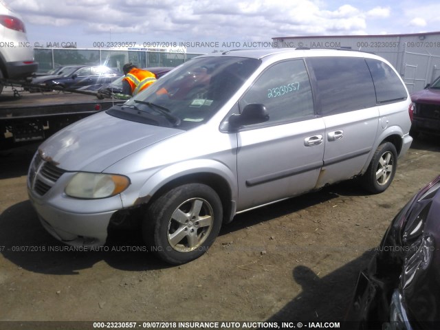 1D4GP45R46B715839 - 2006 DODGE CARAVAN SXT SILVER photo 2