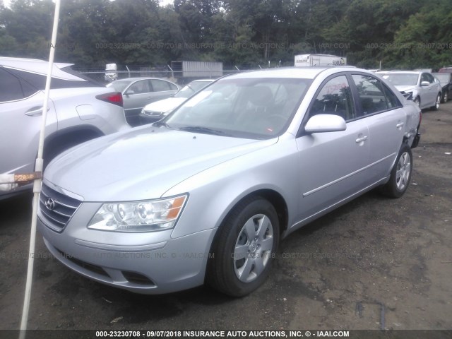 5NPET4ACXAH637107 - 2010 HYUNDAI SONATA GLS SILVER photo 2