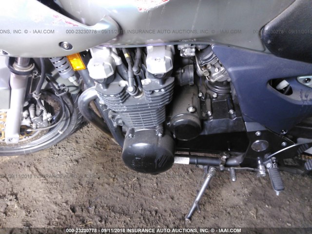 JKAZRDH131A000145 - 2001 KAWASAKI ZR750 G BLUE photo 9