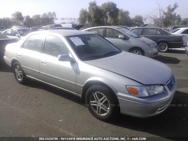 JT2BG22K5Y0513182 - 2000 TOYOTA CAMRY CE/LE/XLE SILVER photo 1