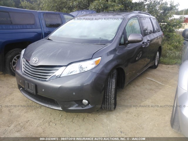 5TDYK3DC0CS229704 - 2012 TOYOTA SIENNA XLE/LIMITED GRAY photo 2