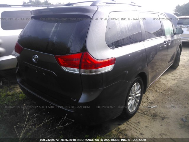 5TDYK3DC0CS229704 - 2012 TOYOTA SIENNA XLE/LIMITED GRAY photo 4