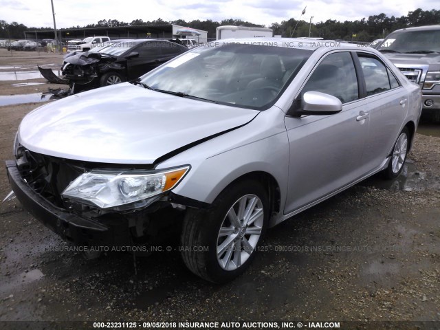 4T4BF1FK9ER410271 - 2014 TOYOTA CAMRY L/SE/LE/XLE SILVER photo 2