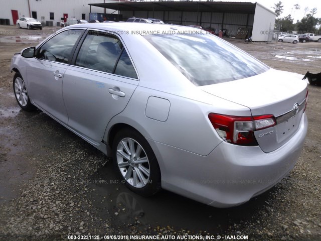 4T4BF1FK9ER410271 - 2014 TOYOTA CAMRY L/SE/LE/XLE SILVER photo 3