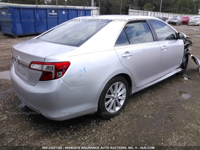 4T4BF1FK9ER410271 - 2014 TOYOTA CAMRY L/SE/LE/XLE SILVER photo 4