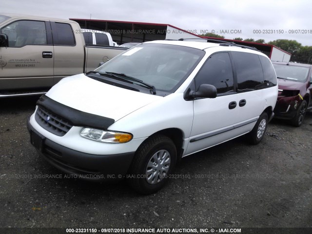 2P4FP2535VR417384 - 1997 PLYMOUTH VOYAGER WHITE photo 2