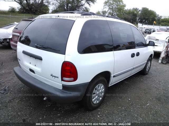2P4FP2535VR417384 - 1997 PLYMOUTH VOYAGER WHITE photo 4