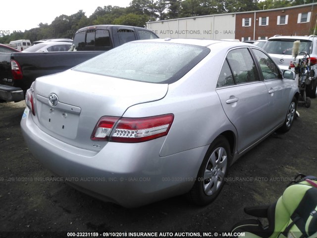 4T1BF3EK9AU098499 - 2010 TOYOTA CAMRY SE/LE/XLE ვერცხლისფერი ფოტო 4