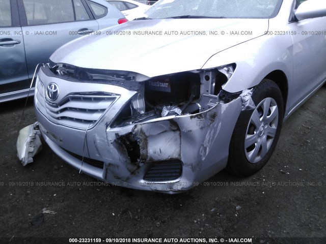 4T1BF3EK9AU098499 - 2010 TOYOTA CAMRY SE/LE/XLE ვერცხლისფერი ფოტო 6
